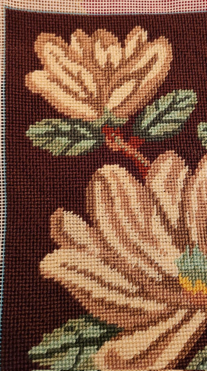 bluedelft65's tweet photo. Latest finished project. Kit purchased from @colonialwmsburg Took about 3 weeks to make and help to keep my mind off of having Covid and another medical problem with testing that all came back negative..no cancer! Rough few weeks not knowing! Back to planning vacation this month! https://t.co/ji6w8Fwy8T
