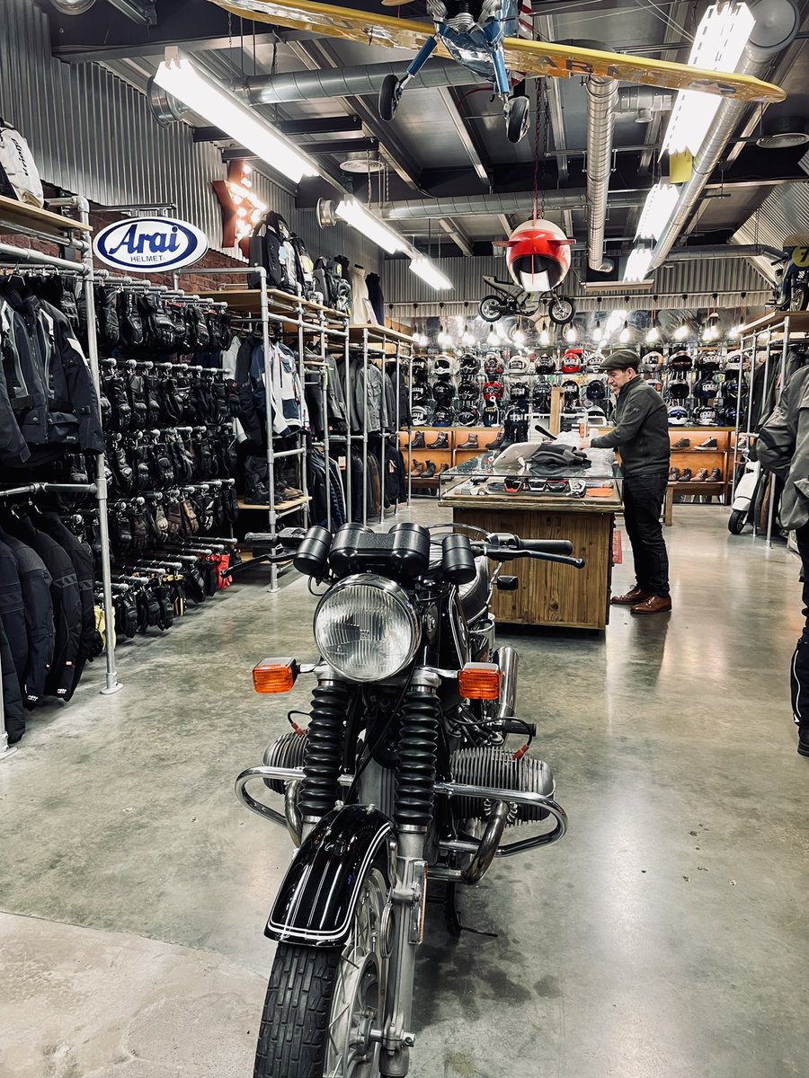 CosterJohn's tweet photo. Great service today from @MotoLegends buying new boots #motorcycles #biker #rokker https://t.co/aUlH19bsUn