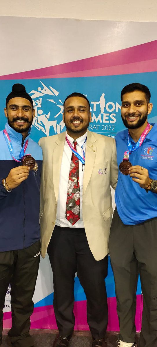 SAI_Patiala's tweet photo. #Fencing 🤺Update 🚨
Day 2 - Result
#SAI Patiala NCOE Athletes in on going 36th National Games at Gandhi Nagar,Gujarat .
Event- Epee Men's Individual🤺🤺
🛑 #Udayveer Singh won🥇medal .
🛑#Karan Singh won 🥈medal .
🛑 # Vishal Thapar won 🥉medal
🛑 #Varinder Singh won 🥉medal. https://t.co/qIYm6ahepY
