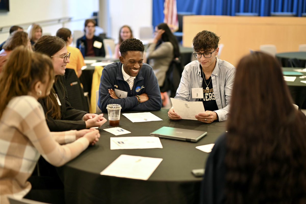 allintovote's tweet image. Spending the day with New Jersey students and partners at the New Jersey Voting Summit hosted at @Princeton! Great kickoff from Dr. Kathryn Foster of @TCNJ. #StudentsVote #AllInToVote

📸: Sameer A. Khan