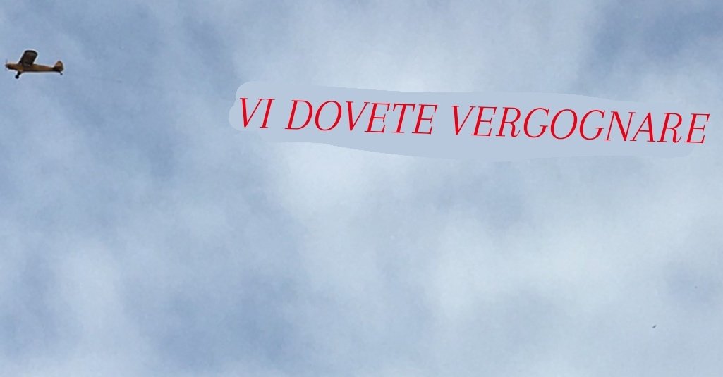 charlie__99_'s tweet photo. Il primo aereo che deve passare su quella casa
#gfvip #gfvip7 #iostoconbellavia https://t.co/OZupTvH3m1