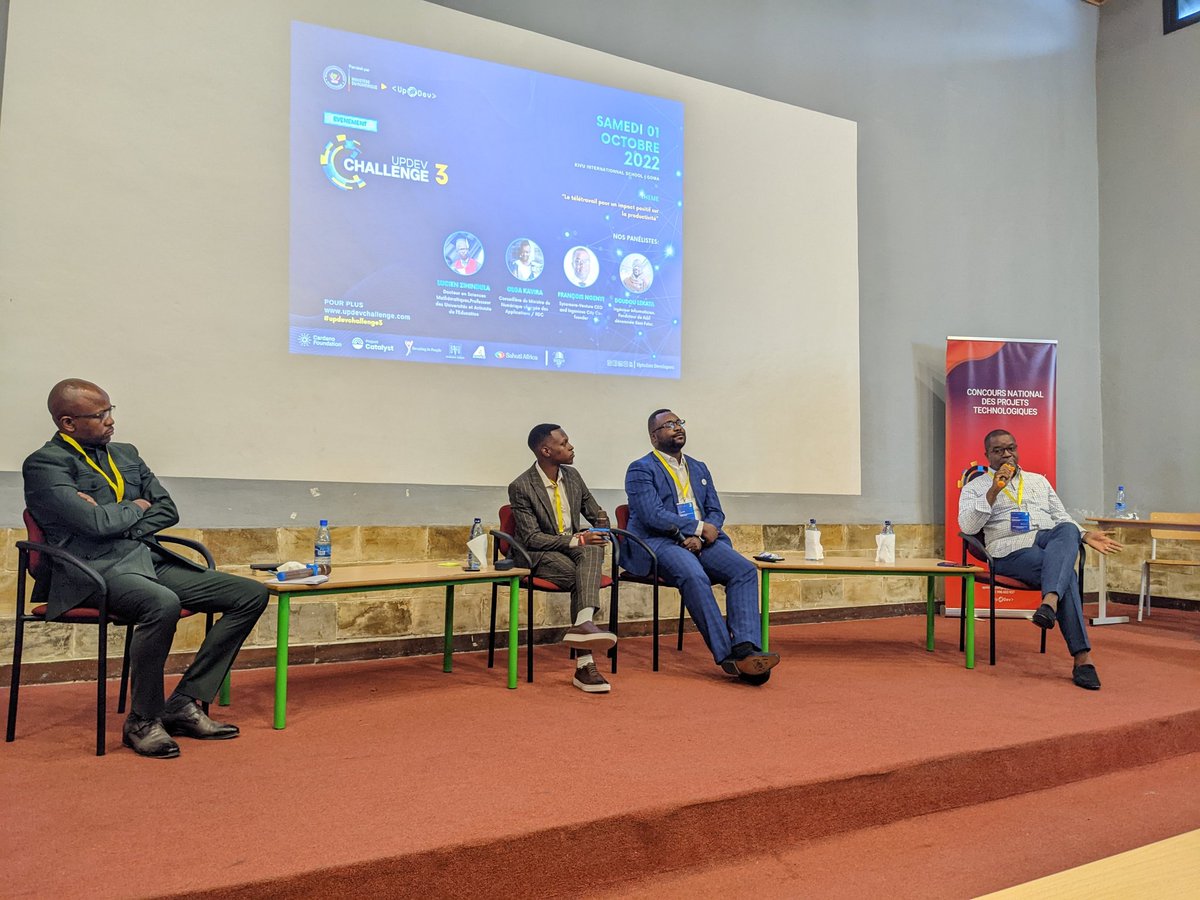 DevelopersUp's tweet photo. Le télétravail est un thème qui nous tient beaucoup à cœur puisque c'est la certainement la norme de monde professionnel
Ainsi le panel a-t-il été vivement débatu!
#updevchallenge3 https://t.co/uisPDEmDxM