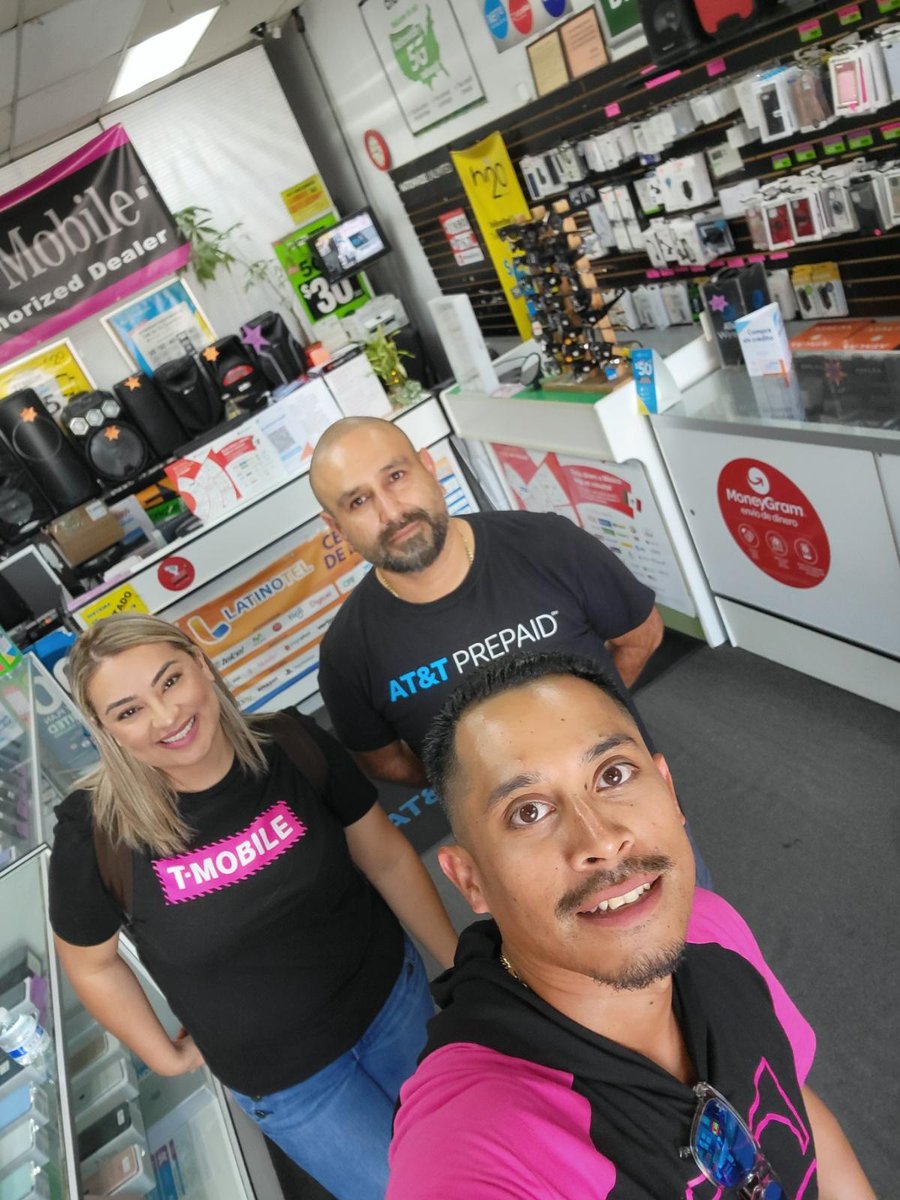 Wrapping up another great week in the field. Visiting our dealer partners in Banning, Beaumont, &amp; Redlands CA with Master Dealer Orion Mobile Karina.  <a href="/SteveGerevas/">Steve Gerevas</a> <a href="/ErikSodik/">Erik Sodik</a> <a href="/BreRamirez20/">Brenda Ramirez</a> #ConnectbyTMobile #SWisBest