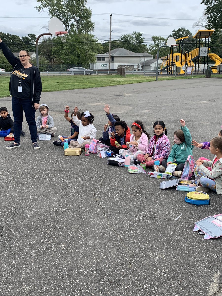 JeanellenSetera's tweet photo. We have been learning about animal structures in Science! We know all about the structures a tortoise has to survive!🐢 We went outside for snack and watched to see what structures we use to eat! 🍎🍌🥕Is it the same as a tortoise?@AmplifyScience https://t.co/1QgBmSWNFU