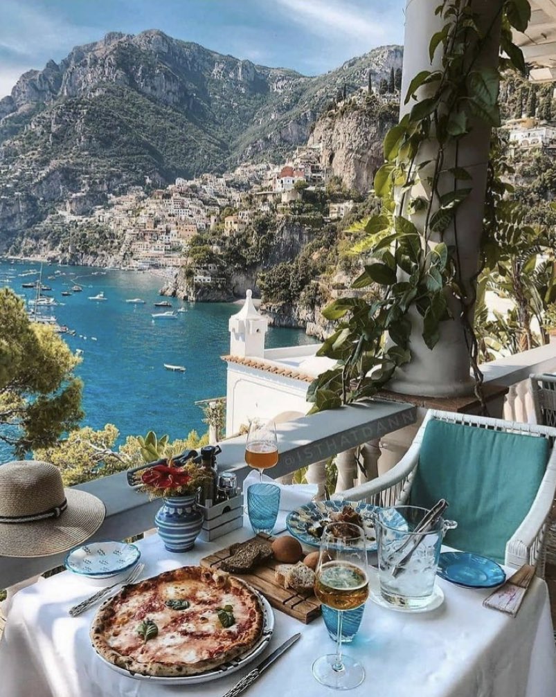 Breakfast in Positano