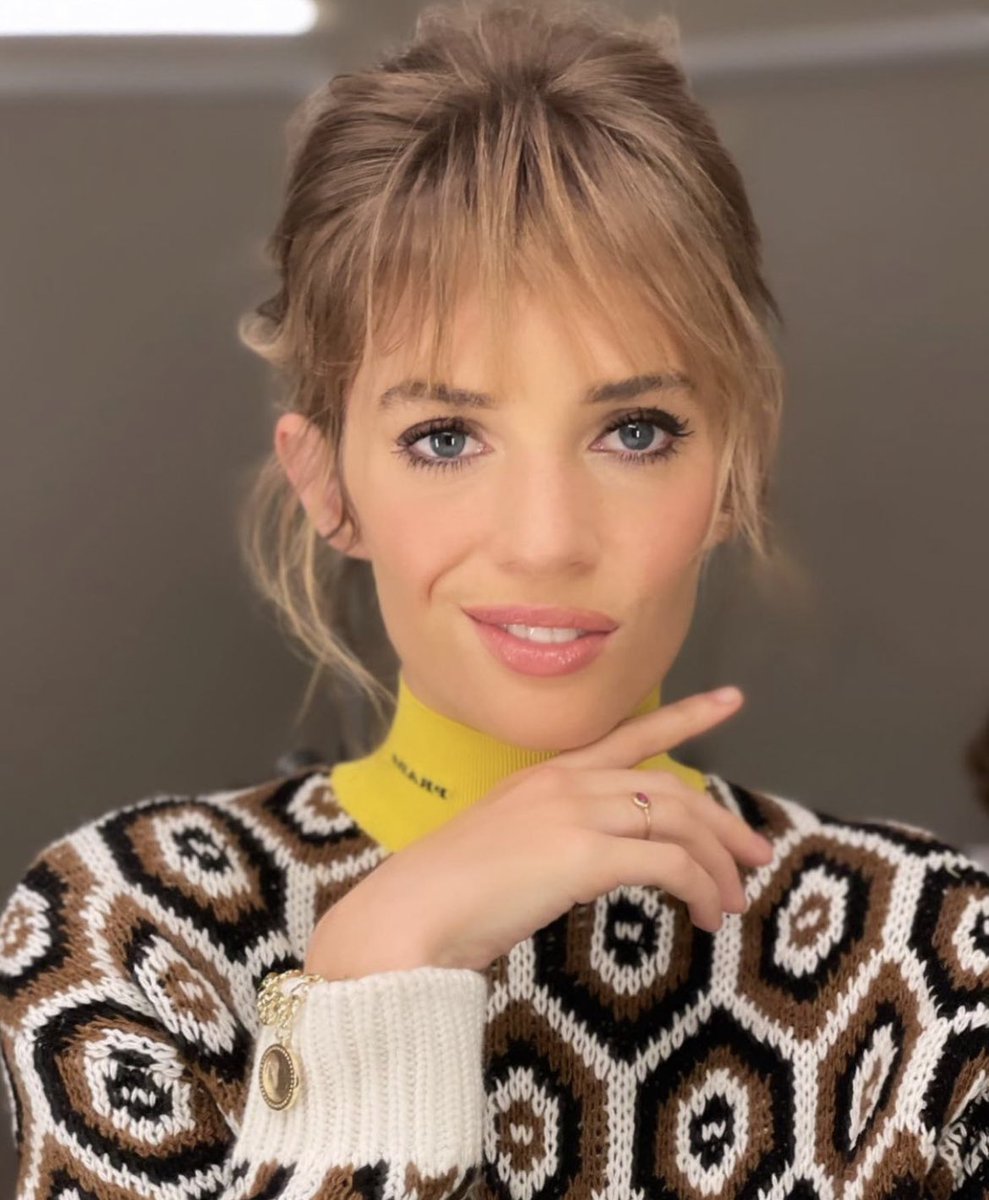 hawkethinker's tweet image. i want her