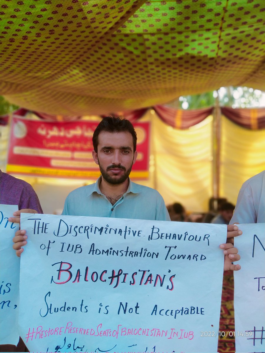 Dostmohammad54's tweet photo. These are the students of Balochistan which are demanding for their rights not for charity.But we are feeling so sad to say that no one (MPA MNA VC UNIVERSITY ADMINISTRATION) came to meet our needs.
@ManzoorPashteen
#TokenHungerStrikeInIUBB
#NoFeesOnReserveSeatsInIUB https://t.co/sxf0VumOzH