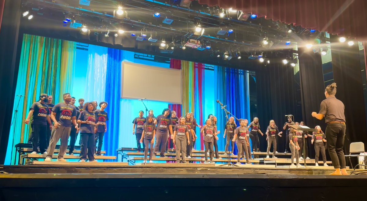 DsaVocal's tweet photo. 🔥DSA Singers performing at our local choir exchange. Thank you to our friends at Eldorado HS &amp; LVA for a fun day of bonding and singing. Collaborating together will make our community stronger for our students. #dsa #dsaVocal #ccsd #ccsdMagnet @CCSDMagnet @ClarkCountySch https://t.co/Q2FrbfeWJx