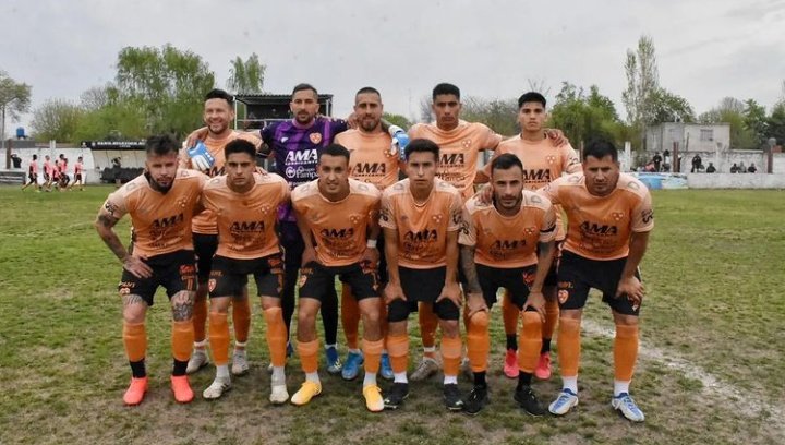 BeraTribuna's tweet photo. Hoy juega bera!

🆚 Victoriano Arenas
🕐15:30 hs
Estadio Saturnino Moure

Míralo por Bera pasión TV📺

Vamos bera🍊 https://t.co/8xkYQcoSvK