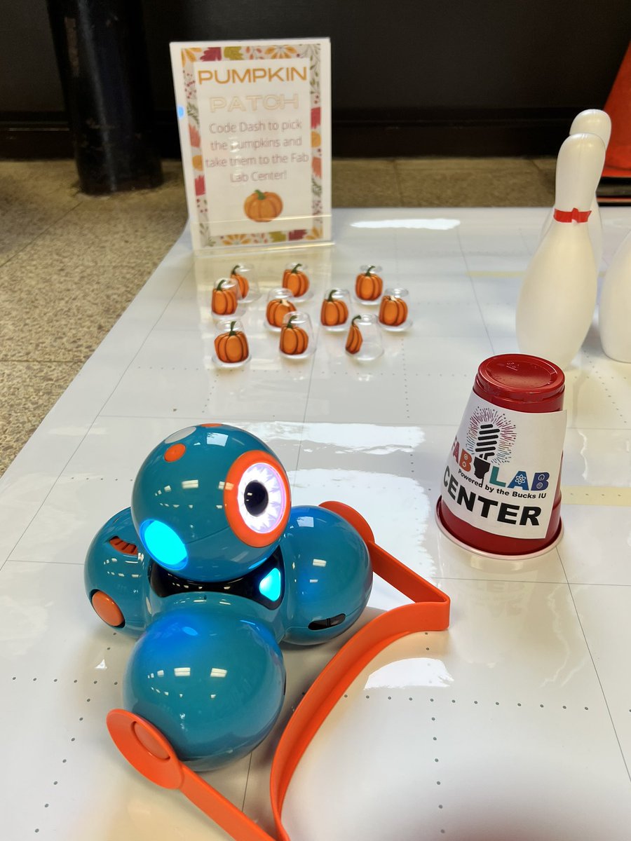 BucksIUSTEAM's tweet image. #MobileFabLab is set up and ready @SenSantarsiero Kids Fest, come see us to fabricate pumpkins, code #Dash @WonderWorkshop through the pumpkin 🎃 patch, and see #digitalfabrication in action! #STEMinPA