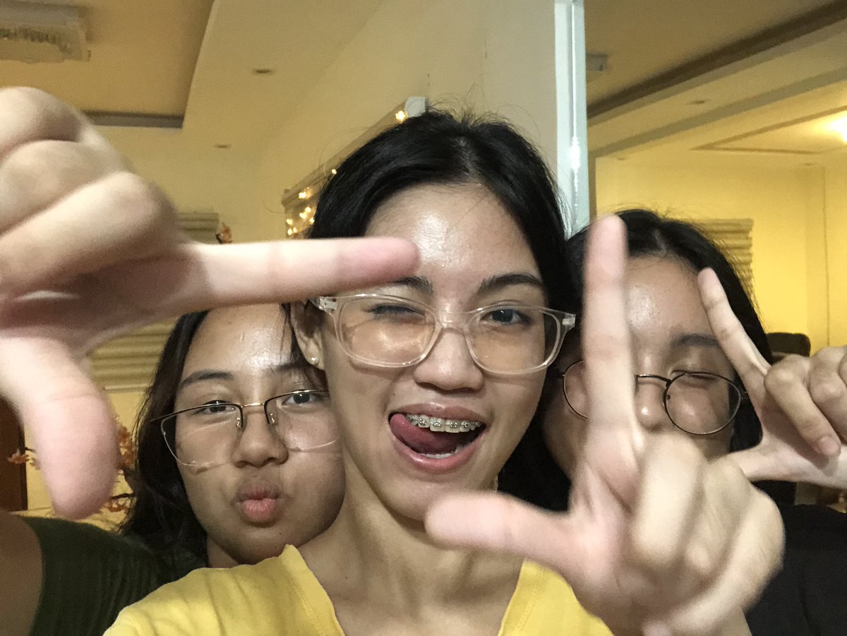 genetteesteban's tweet photo. @ktlnusi and @usi_abby's guardian 4 tonayt #coolate https://t.co/bLAWvkqKRm