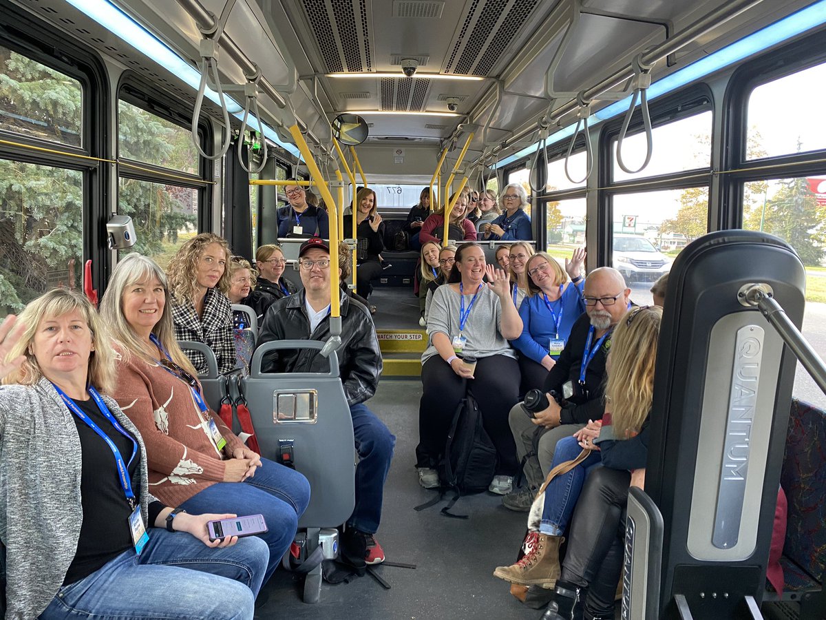 We’re bus-ready @ <a href="/CdnFarmWriters/">CFWF</a> conference in #Regina. Heading to U Regina Innovation Place for some climate change talks/research.