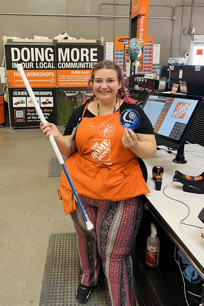 VisualsZeller's tweet photo. First stop picking up a shower rod and curtain at #HomeDepot. Yes I am asking each person for permission to put photo on #Twitter 🧡🙌🏻🧡 #StreamCatcher https://t.co/xjEyQkilyk