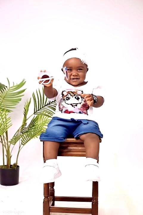 T_B_Jacque's tweet photo. My girl is one today💃🏽💃🏽💃🏽🥳
Phynation since we’re done voting help me celebrate and wish my baby girl well today🙏🏾 Happy birthday 🎂 OHEMAA #BBNaija7 #PhynaTheElephant𓃰 #KeepUpWithPhyna #Ebuka https://t.co/0dqnm1cbtb