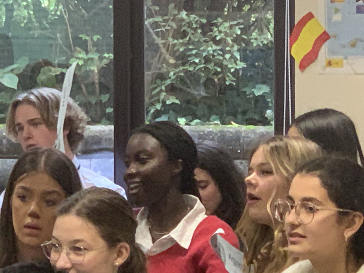 RHS_MUN's tweet photo. Nanayaa representing in Human Rights voting on an amendment! 🇭🇹 @RHSSuffolk @RHSHood #MUN #RHSMUN #RHSOracy https://t.co/GTGb4ureZa