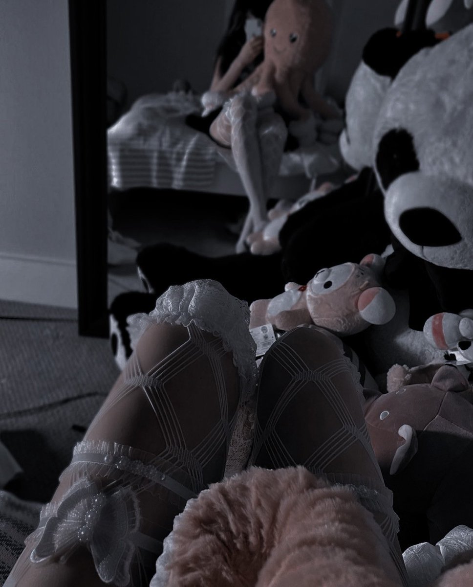 ᅠ 

       ೂ ❜ 𝑺𝒕𝒓𝒆𝒂𝒎𝒆𝒓 ;  𝐍𝐨𝐯𝐚  *ೃ༄
⠀𝓓𝓾𝓶𝓫 𝓜𝓾𝓽𝓽,  𝒢𝒶𝓂𝑒𝓇 𝒢𝒾𝓇𝓁 
                  𝑑𝑎𝑟𝑘  &amp;  𝑡𝑎𝑏𝑜𝑜 .◞♡⠀
⠀          𝐡𝐚𝐫𝐝 &amp; 𝐤𝐢𝐧𝐤𝐲 𝐭𝐡𝐞𝐦𝐞𝐬 ꜝꜝ
⠀⠀⠀⠀ ᅠ