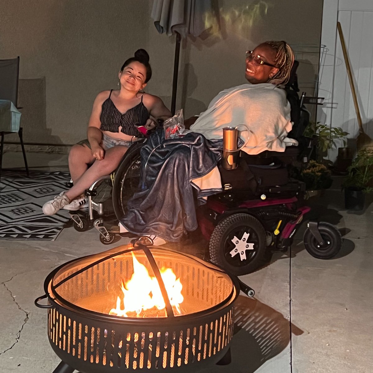 QuantumRehab's tweet photo. A NEW TWIST ON AUTUMN! ๐ Tired of the same old fall activities? @andraealavant celebrates the change in seasons in a whole new way. ๐ฅ
๐ https://t.co/BCIUgd2Uhg
#Blog #4Front2 #QuantumRehab #Fall #Autumn #AccessibleFall https://t.co/Ep2ceK1Ew8