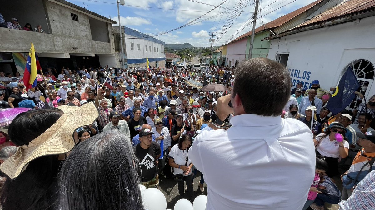 prospericarlos's tweet image. ¡Upata nuevamente demostró ser la cuna blanca de #Bolívar! 

Desde el Mun. Piar, caminamos con @FreddyValera_AD Sec. General, @juanmanuellbad Sec. Municipal y @Eduardozaraza10, ratificamos nuestro mensaje de esperanza para mantenernos de pie hasta lograr una Venezuela libre.