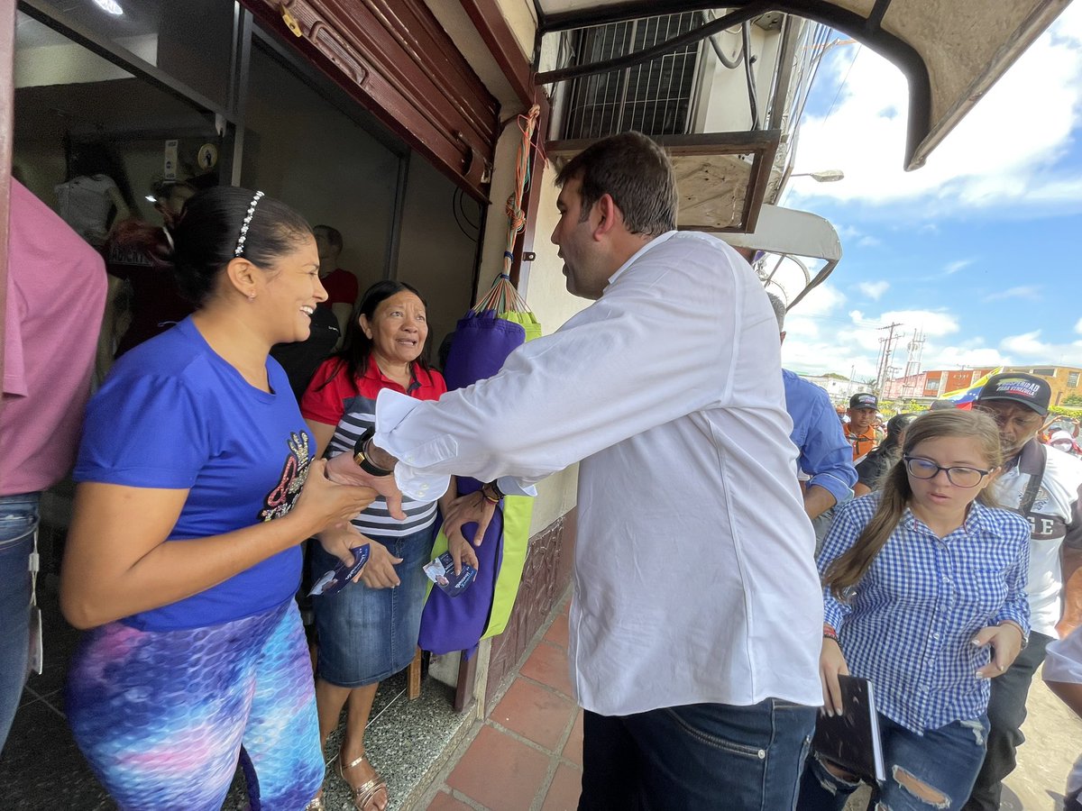 prospericarlos's tweet image. ¡Upata nuevamente demostró ser la cuna blanca de #Bolívar! 

Desde el Mun. Piar, caminamos con @FreddyValera_AD Sec. General, @juanmanuellbad Sec. Municipal y @Eduardozaraza10, ratificamos nuestro mensaje de esperanza para mantenernos de pie hasta lograr una Venezuela libre.