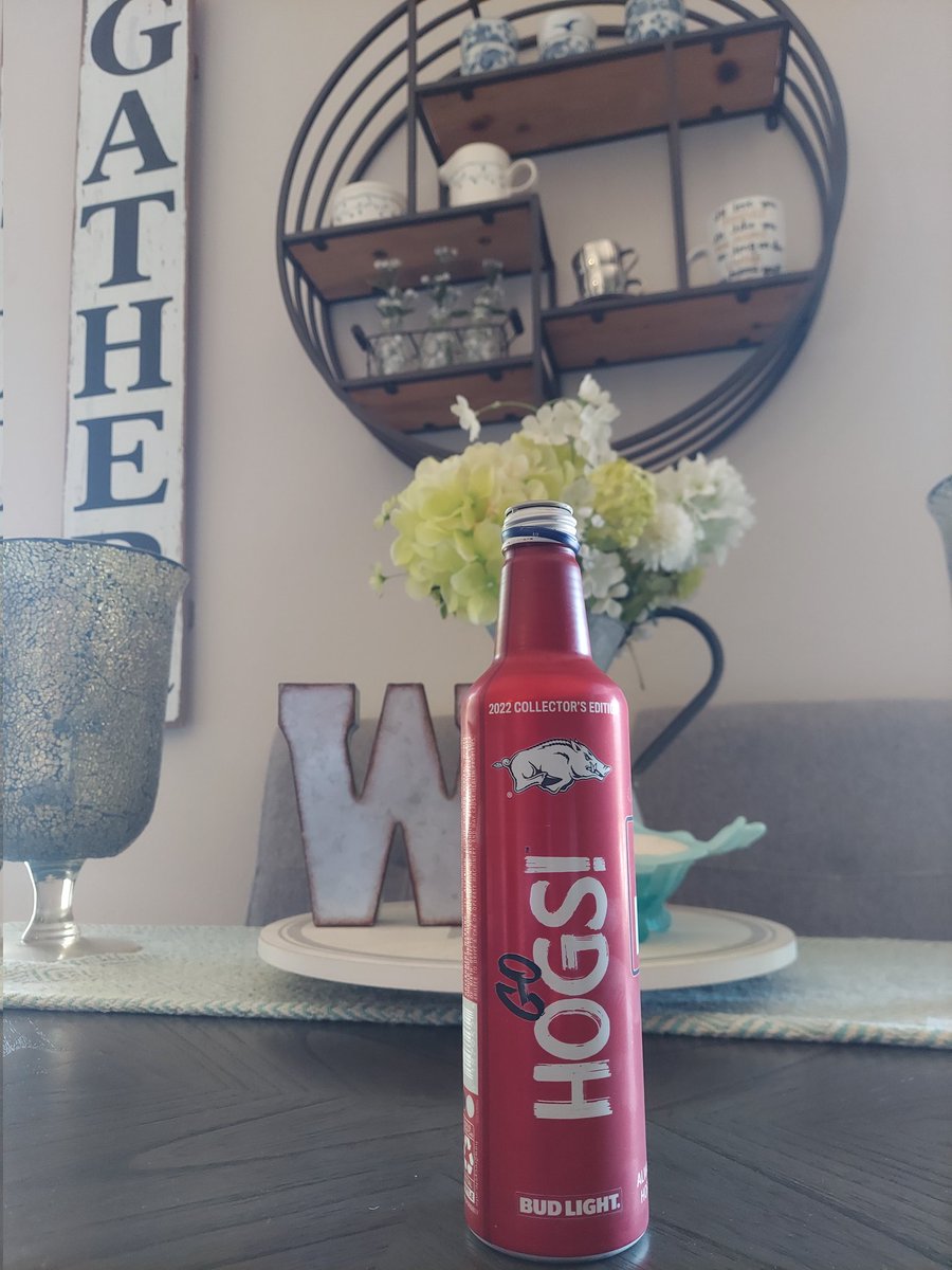 SkootEricius's tweet photo. First col beer in
5
4
3
2
1
#GoHogs #BeatBama #redout #colbeer https://t.co/XGNWWbQC6j