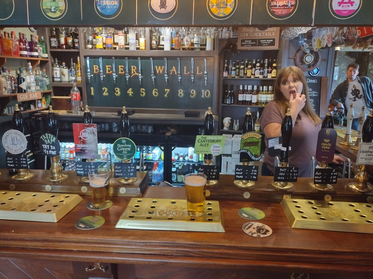 <a href="/KentGreenHop/">Kent Green Hop Beer</a> on the bar <a href="/the_nelson_arms/">The Nelson Arms</a> Tonbridge. Hopalong Green Ale from @NorthDownBrew and Green &amp; Gold from <a href="/CanterburyAles1/">The Canterbury Ales</a>.  The Green and Black from <a href="/CanterburyAles1/">The Canterbury Ales</a> has already gone within a day.