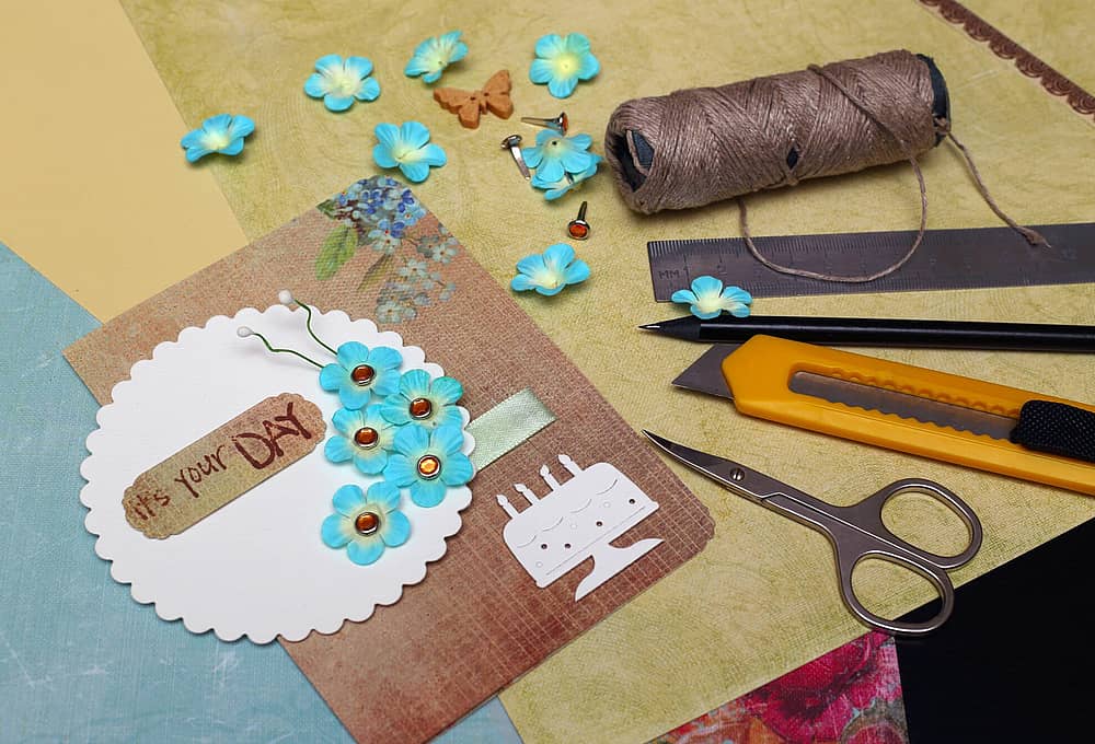 Dibophotographs's tweet photo. World Card Making Day. 📄📄📰📰
The best gifts come from the heart, not the bank account, so try making a handmade card, including the art and message, and give it to someone you care about.
#cardmakingday https://t.co/Jdqx48ZFVo