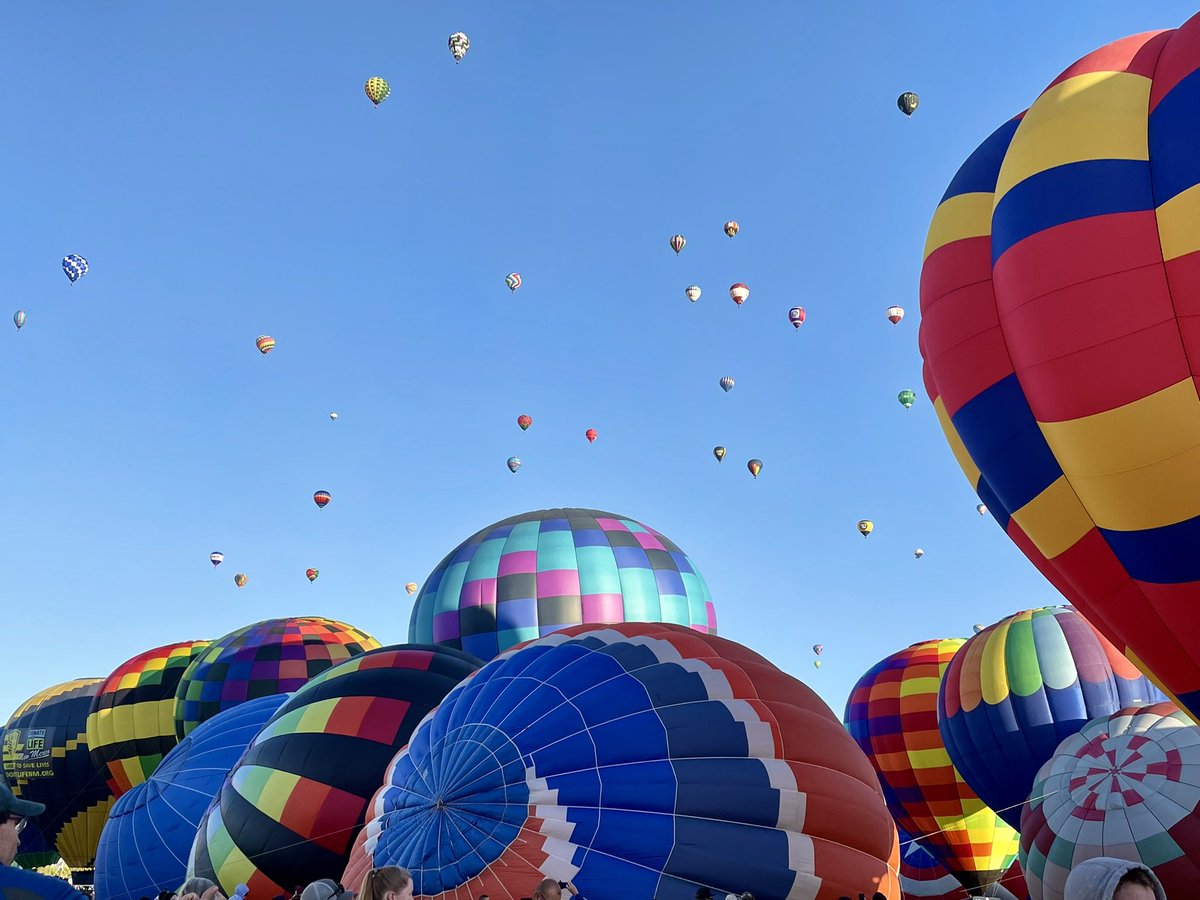 GovMLG's tweet photo. A beautiful first day of the 50th Annual Albuquerque International Balloon Fiesta! #NewMexicoTrue https://t.co/nSG1HfW55C