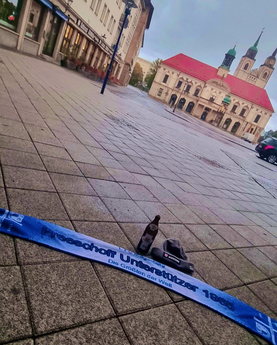 preeschoff's tweet photo. Die #Preeschoffs gehen mit dem morgigen Gegner @SSVJAHN der Größten der Welt @1_FCM schonmal auf Tuchfühlung. Klar ist schon jetzt.. die 3 Punkte bleiben in DER Stadt 🥳 🔵⚪️💪🏻
#FCMssv https://t.co/ItLJkpRP19