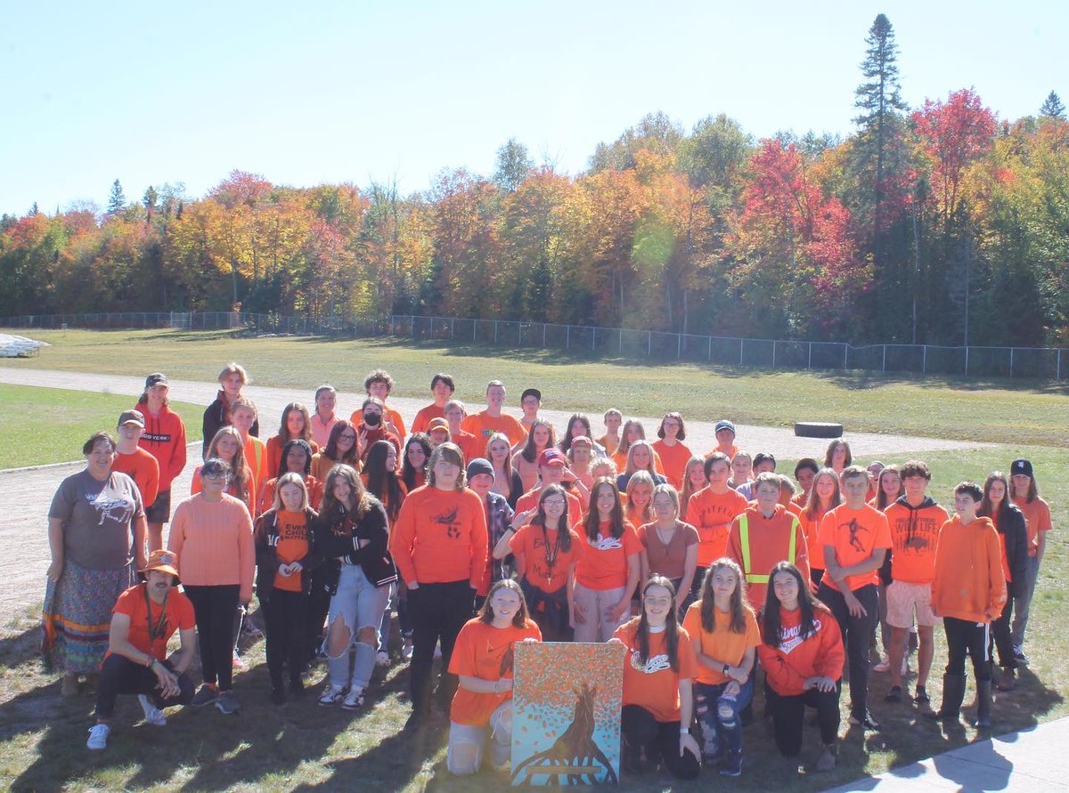 AlmaguinH's tweet photo. Sep30 AHSS marked National Day of Truth&amp;Reconciliation by creating a collective thumbprint tree, we shared a smudge, stories&amp;lessons surrounded by the fall leaves. Like autumn leaves remind us change can be beautiful. At AHSS we work each day towards change as we learn the truth. https://t.co/rZMYw5ynmw