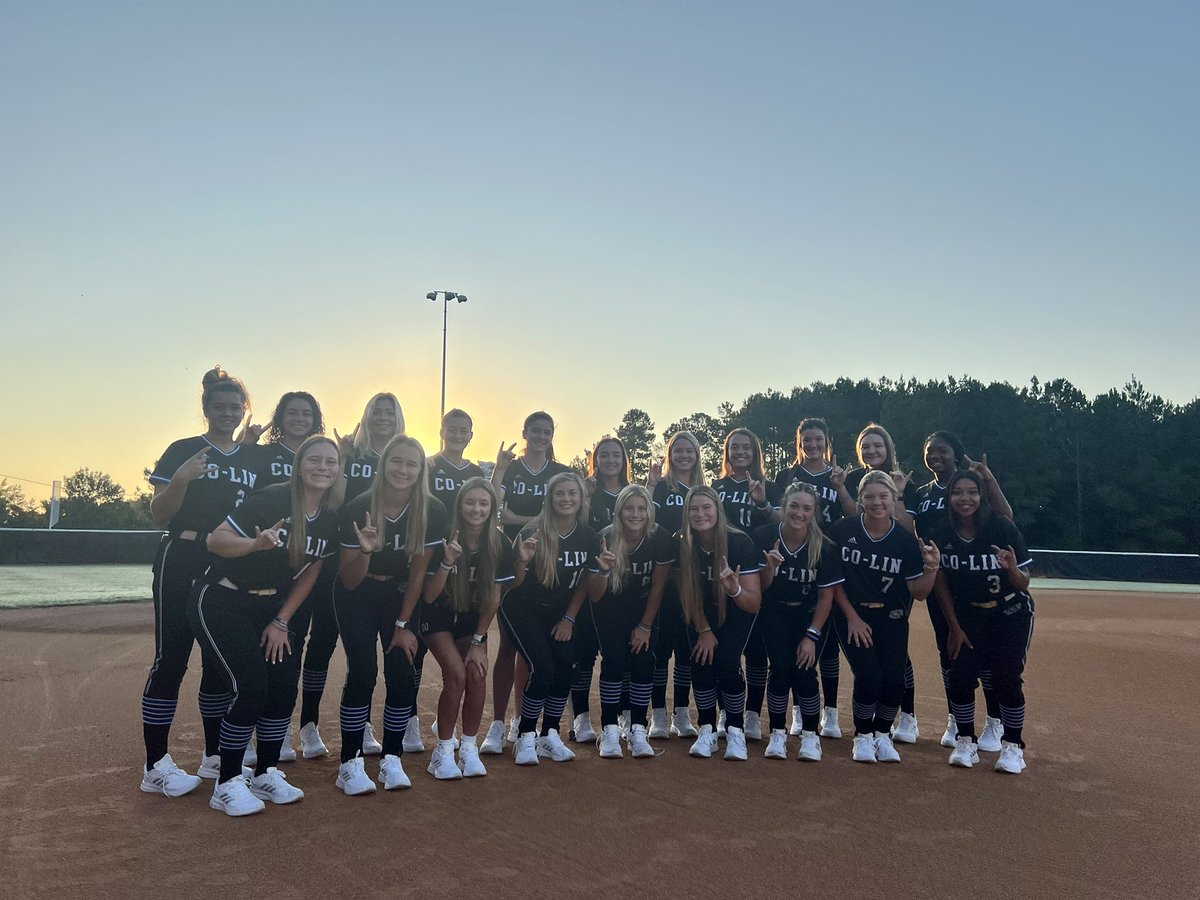 CoLinSoftball's tweet photo. IT’S GAMEDAY!!! 

⌚️10:00, 12:00, 2:00
🆚 JSU, MSVU, SBU 
🏟 Traceway Park 
📍 Clinton, Ms

Come check us out as we kick off our Fall season today! 

#herewecome #welcometowesson https://t.co/73lTtIDG1m