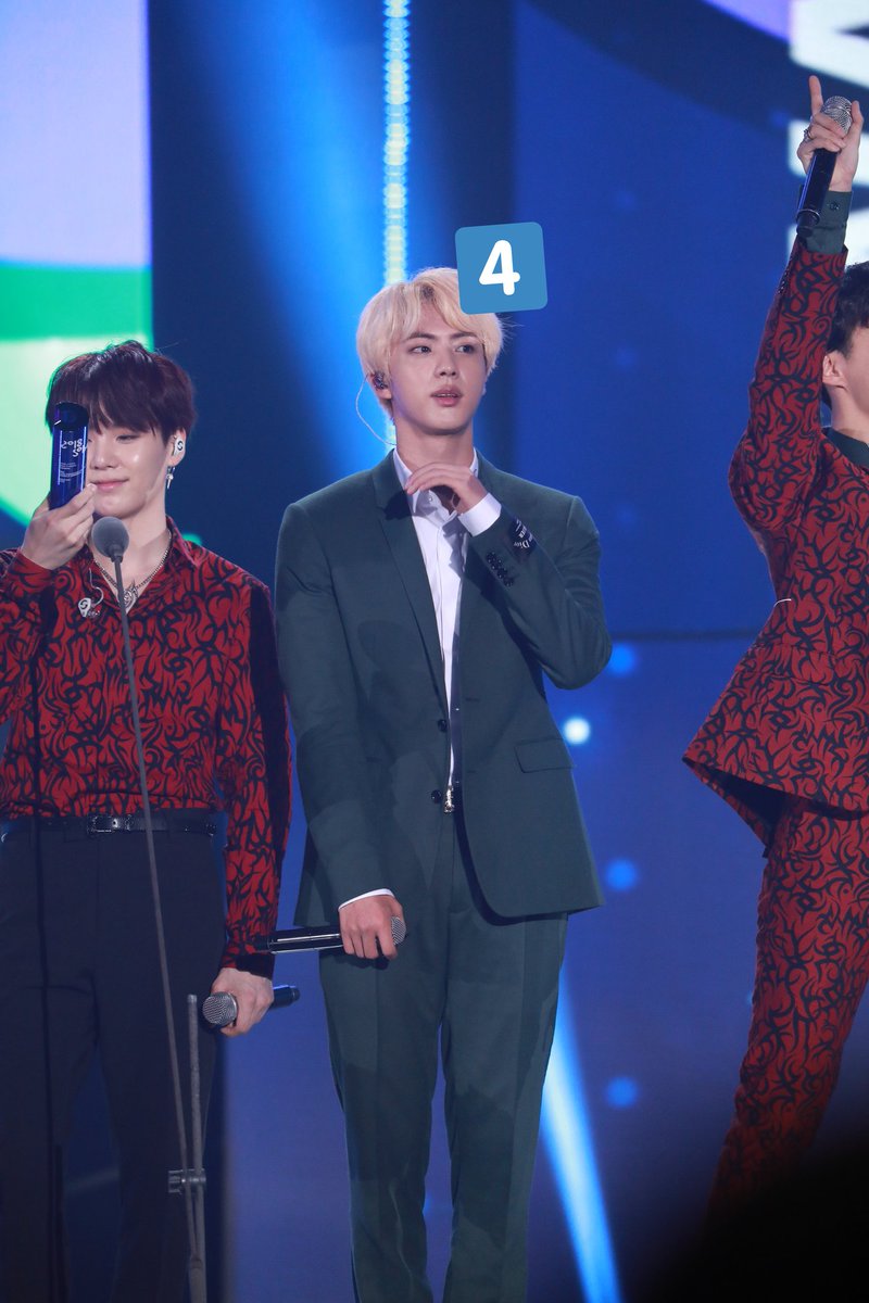 btsyadata's tweet photo. #방탄데이터 #데이터 #개별판매 #석진데이터 
타래로 쭉 있어요
장당 0.2
5장 이상 구매시 장당 0.15
10장 이상 구매시 장당 0.1 https://t.co/d8rQdiINmq