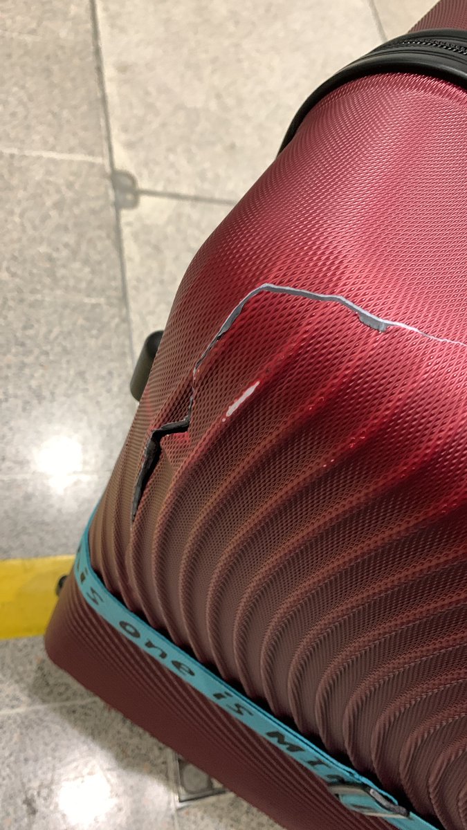 LauraBailo's tweet photo. So not only did my suitcase came out on the carousel for the flight from Berlin when I flew in from Barcelona, @Ryanair broke it on both sides (a new suitcase too!) And of course there isn’t a single worker at the actual baggage claiming hall to complain to 🙃 https://t.co/2hlesy0wt8
