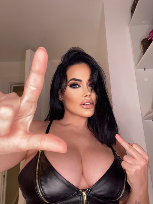 Step up. Impress. Send something worth bragging about. 💸  &pound;Goddessgreen22  findom &bull; paypigs &bull; feet worship<a href="/tag/birthdaygirl"class="tags"><span>#birthdaygirl</span></a><a href="/tag/findom"class="tags"><span>#findom</span></a><a href="/tag/retweet"class="tags"><span>#retweet</span></a>