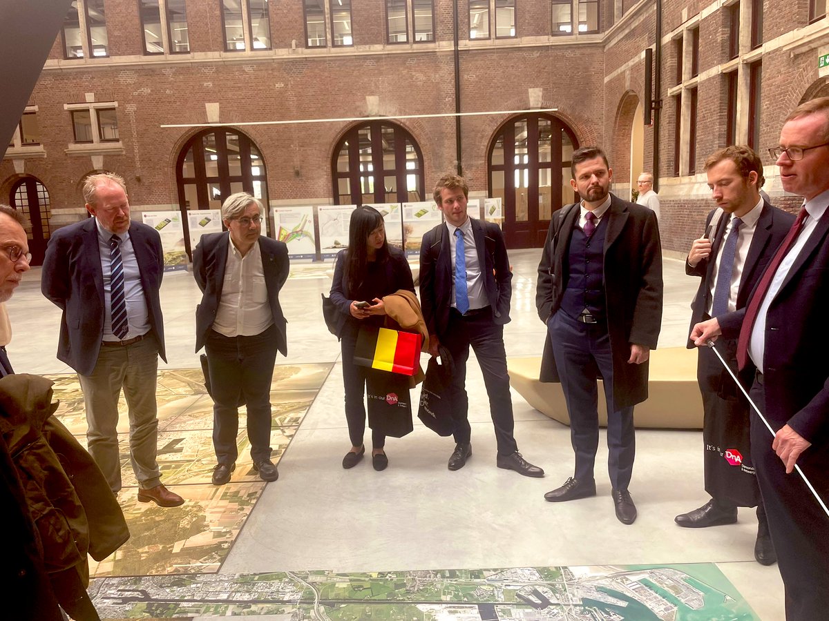 JulieFeremans's tweet photo. Visit of @PortofAntBruges with @BelgiumMFA colleagues

POAB is an important driver of our 🇧🇪 economy:
📈 GDP +4,5% 
🏗️1400 companies
👫164,000 (in)direct jobs
💧frontrunner of our energy transition

Thanks for the tour &amp; interesting presentations @tmonballiu @PVCEU @KellyBrosens! https://t.co/AORJP2UJlD