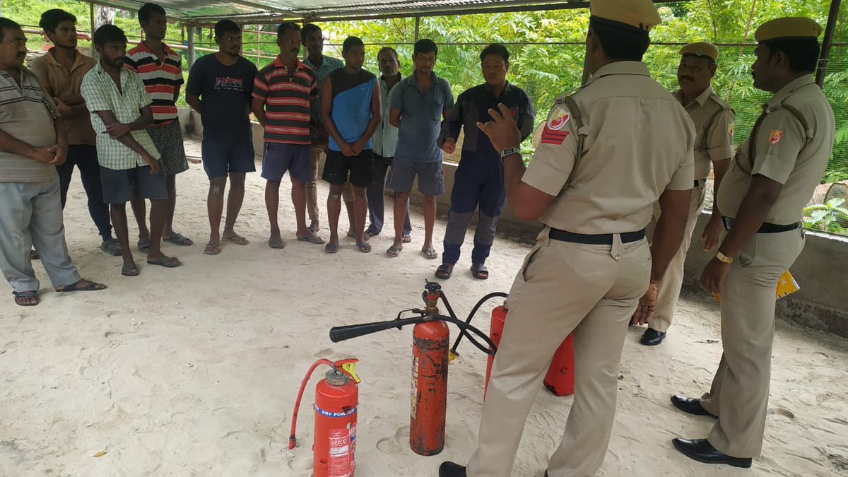FireService_ANP's tweet photo. #FSBaratang officials imparted training to personnel of Electricity department,on First Aid &amp; Fire Fighting techniques,with live display of Fire Extinguishers.

@MediaRN_ANI @DGPANIslands 
 @Andaman_Admin https://t.co/CSrg6Q33Dc
