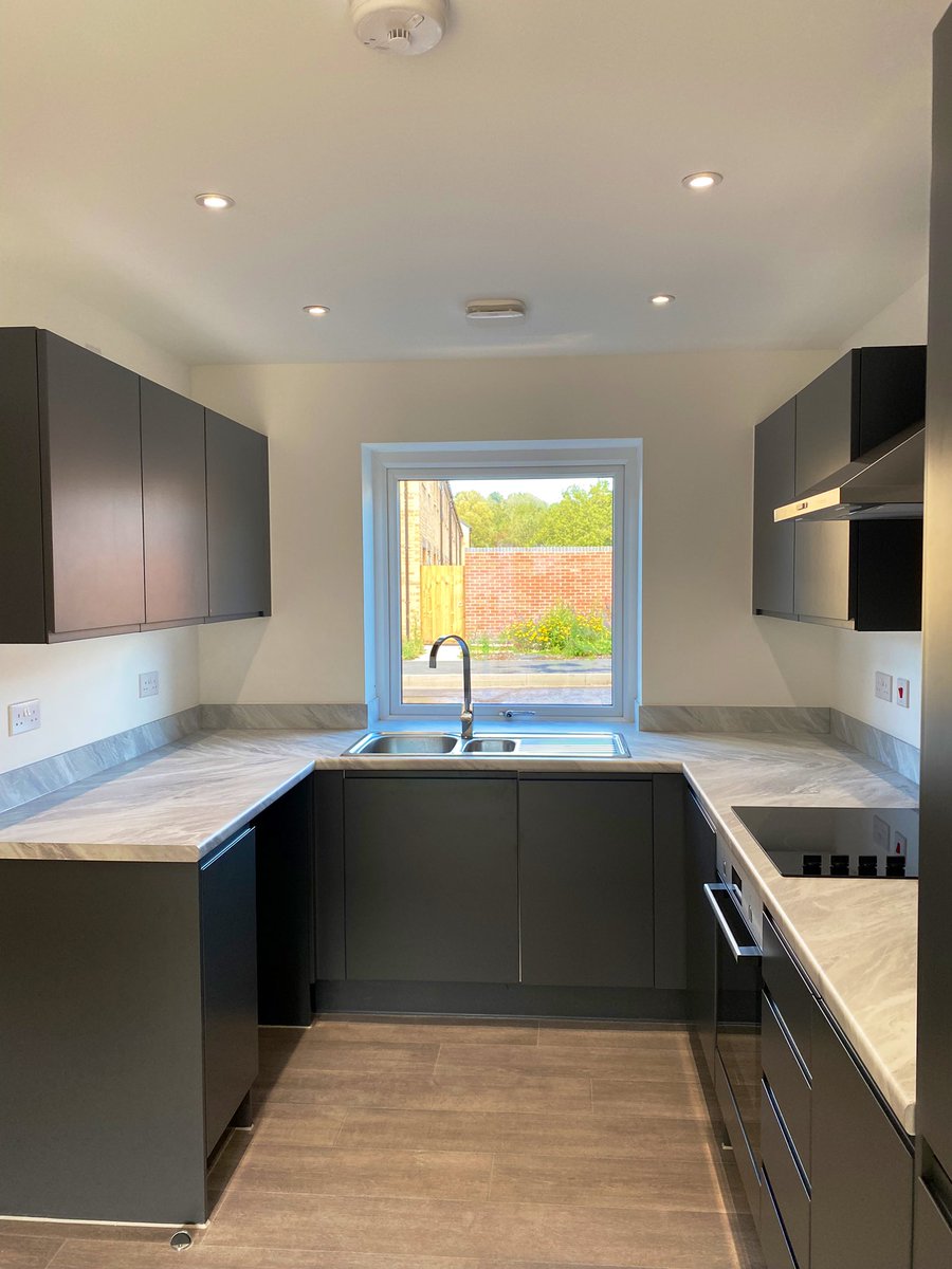 Ruby_Curo's tweet photo. Great morning taking a look at my #SharedOwnership plots at Century Park! The quality of the properties on our enterprise sites is always fantastic 👏🏼🤩💚 

Loving this stunning kitchen 😍 @Curo_Sales 

#CuroEnterprise #SOworthit #NewBuild #CenturyPark #AffordableHousing https://t.co/pm19NLZ7wQ