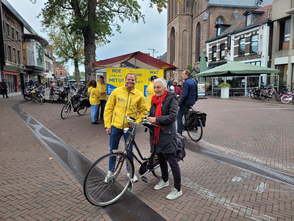 Vandaag staan wij met onze fractie in de binnenstad om inwoners te vragen hoe het gaat en om nieuwe ideeën op te halen voor Hengelo.