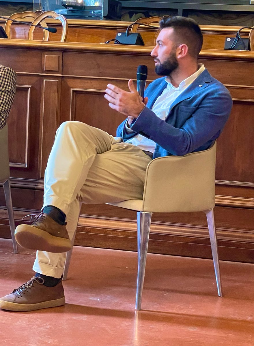 GianScarcella's tweet photo. La storia di #AndreaRagessi
Socio della ditta #VRGImpianti di Motta di Livenza, Presidente del Mandamento CNA di Oderzo.
A #DialoghidImpresa racconta l’impresa che produce impianti elettrici industriali e automazione e dà lavoro a una ottantina di addetti. https://t.co/MetssmEpMU