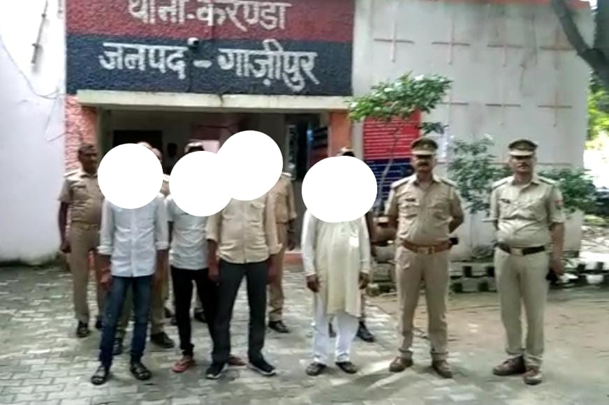 ghazipurpolice's tweet photo. #spgzr के निर्देशन मे थाना करण्डा पुलिस द्वारा मु0अ0सं0 184/22 धारा 3/5(क)/8  उ0प्र0 गो वध निवारण अधिनियम से सम्बन्धित अभियुक्तगण की सफल गिरफ्तारी, कब्जे से 04 राशि बछड़ा बरामद किया गया। @Uppolice @IgRangeVaranasi @adgzonevaranasi https://t.co/2OYmRqbLN9