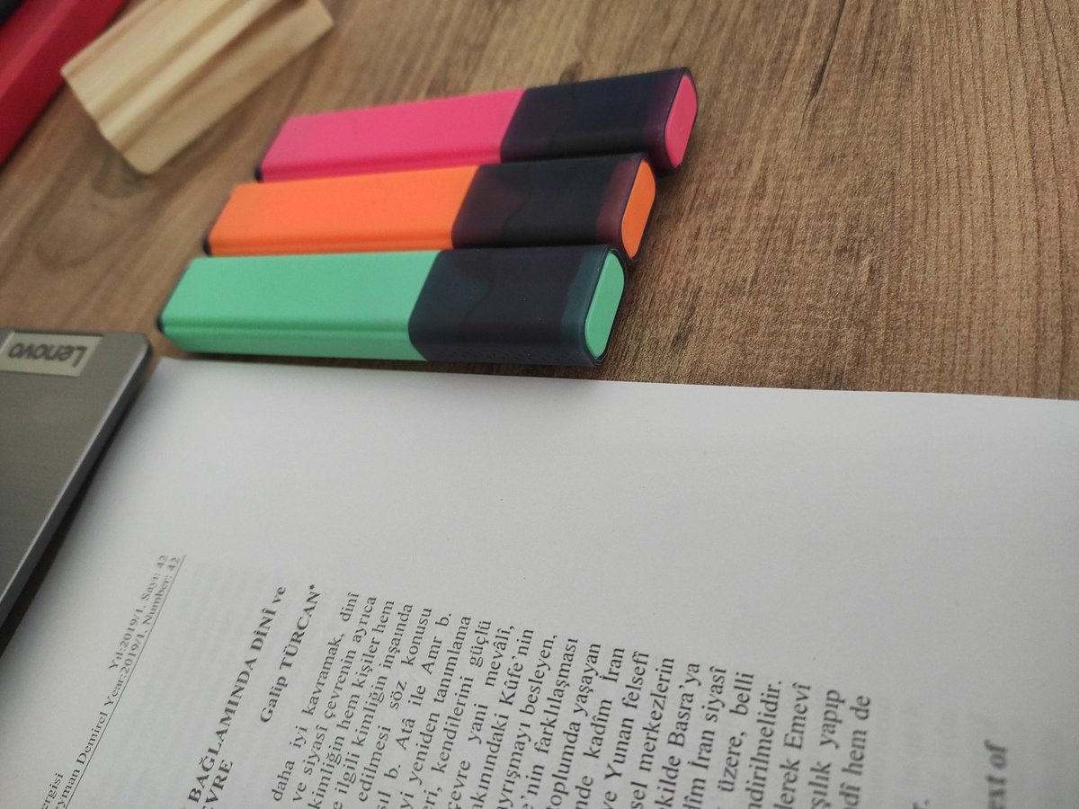 Yaş 27. Hâlâ kırtasiye malzemelerine bayılıyorumm