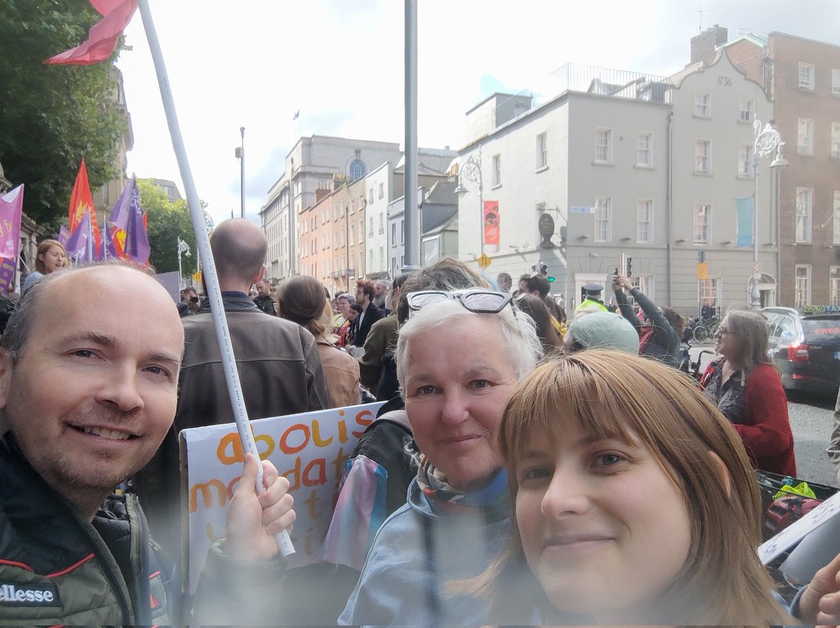 paulmurphy_TD's tweet photo. At the #MarchForChoice with @pb4p @bridsmithTD @cllrjohansson https://t.co/3lFzNXhfmG