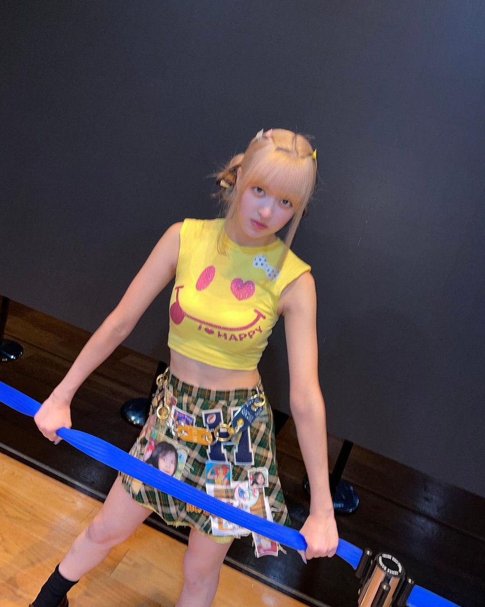 thechibilily's tweet photo. EXCUSEE ME??? MISS LILY???? https://t.co/I7rY8SwtdK