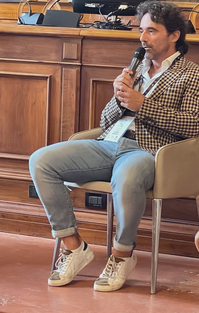 GianScarcella's tweet photo. Il racconto di #AndreaBresolin, anni di successi di #Treviscalcolo nel mondo IT 
A #DialoghidImpresa22, sessione non siamo mica la #CocaCola ma abbiamo una storia da raccontare!
@ILBETTA https://t.co/8MDHzw0XpR
