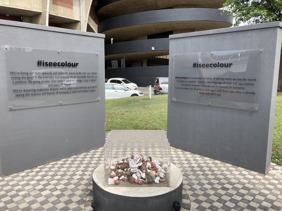 ciaranjkearney's tweet photo. “May your choices reflect your hopes not your fears” #Madiba
A special display at Kings Park stadium Durban (aka the Shark Tank @SharksRugby ) where @Springboks play @lospumas today. Happy #HeritageDay2022 to all my friends in South Africa 🇿🇦 #iseecolour https://t.co/wm6dVN7Gmq