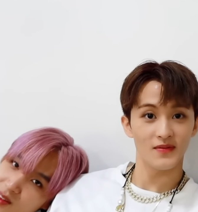 doyoungscarrott's tweet photo. pls play that one tiktok instrumental https://t.co/dcZRfq2Ce7