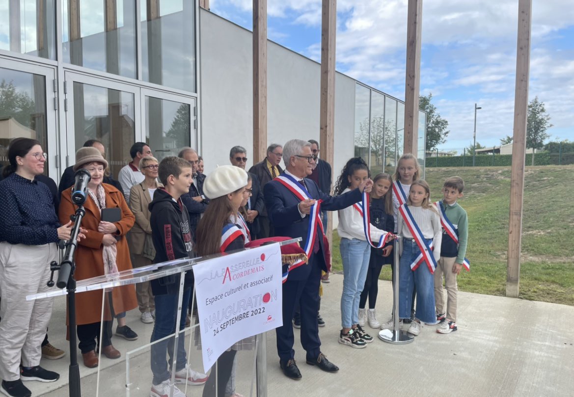 LGarnier44's tweet photo. 🎶🎨 Inauguration en musique ce matin de l’espace culturel La Passerelle à @MCordemais. Un équipement d’excellence pour les habitants @EstuaireSillon https://t.co/Um3BnI9hdN