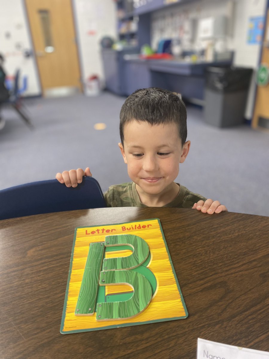 MrsVazquez8's tweet image. New math and Language stations.  The  suspense of “Grab Bag” is their favorite #MTES #handsonlearning #kinderlove