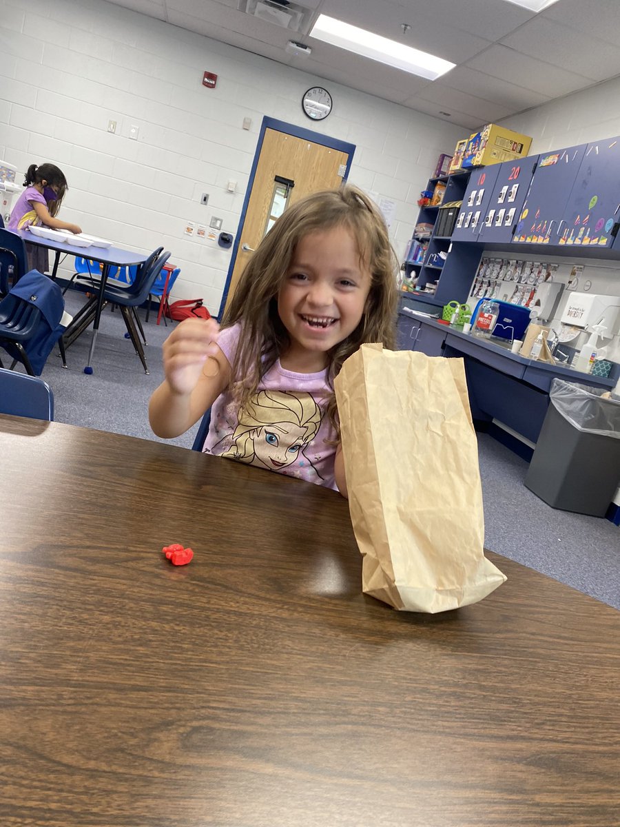 MrsVazquez8's tweet image. New math and Language stations.  The  suspense of “Grab Bag” is their favorite #MTES #handsonlearning #kinderlove