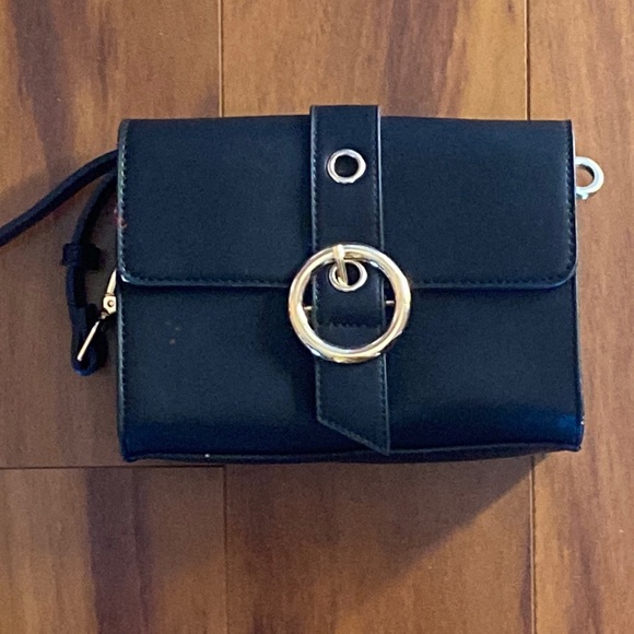 HarrysCherry10's tweet photo. So good I had to share! Check out all the items I'm loving on @Poshmarkapp #poshmark #fashion #style #shopmycloset #nobrand #victoriassecret #gap: https://t.co/boFQ3MRMGv https://t.co/xG0cfRCG20