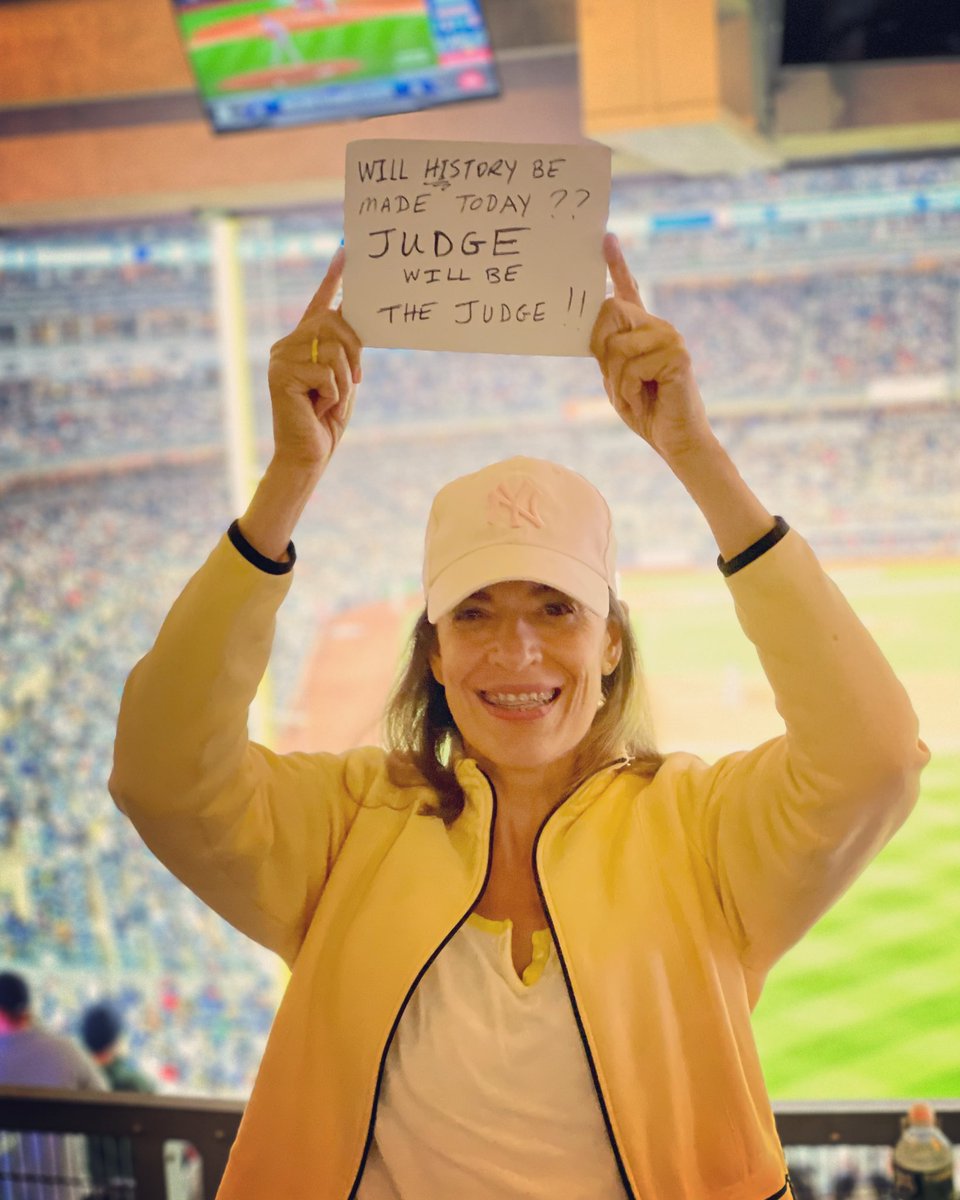 Yesterday’s game was thrilling! Sold out crowd! The cameras were on Judge even when other batters were up at bat! When Aaron was at bat the stadium got real quiet 🤫 and all eyes on him. Was hoping to witness History. #yankees #judgewillbethejudge #hrrecord #al #61